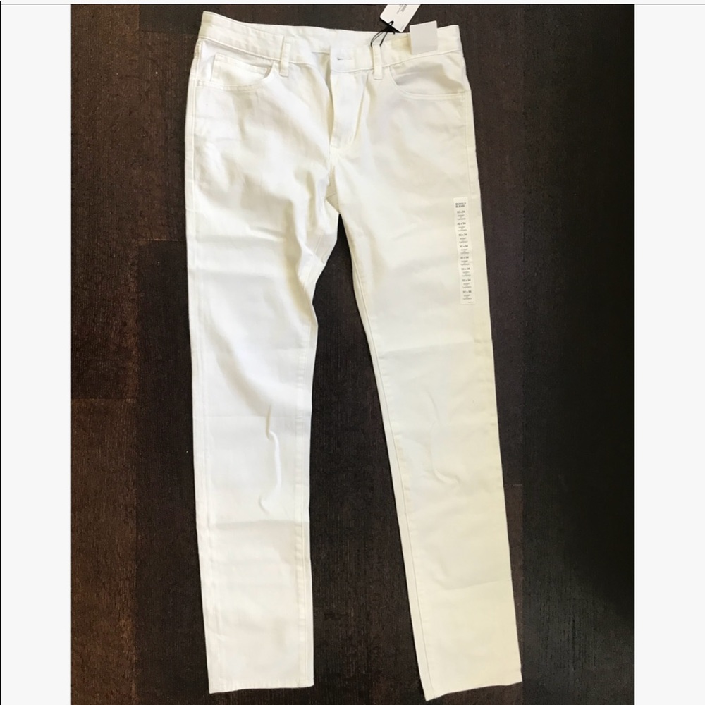 Uniqlo skinny fit white jeans size 32 x 34  *NWT*
